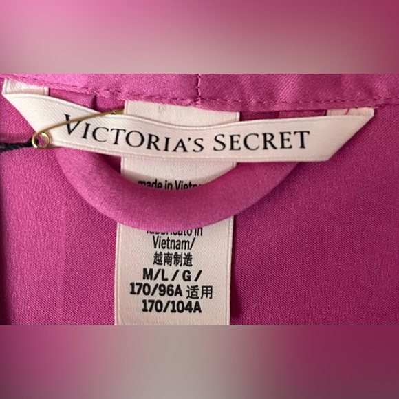 Victoria's Secret NWT Pink Satin Style Robe size M/L - Picture 7 of 7
